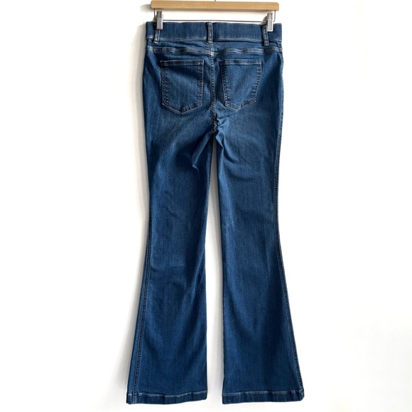SPANX Shape EveryWear Flare Blue Denim Jeans Size Medium in Authentic Blue Wash - Picture 5 of 16